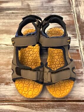 Khombu Brady Gray Kids Sandals Size 11